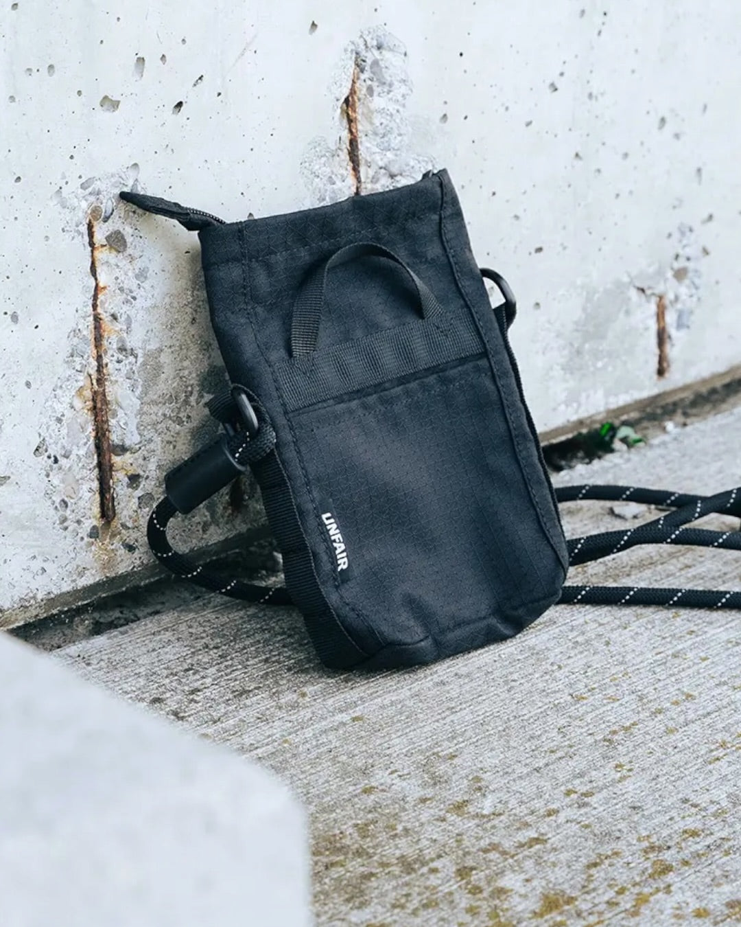 Unfair Athletics Flag Pusher Bag | Schwarz